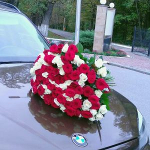 букет 101 красная и белая роза в Полтаве фото