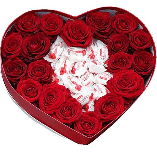 Коробочка "Сладкая любовь" красные розы и конфеты raffaello