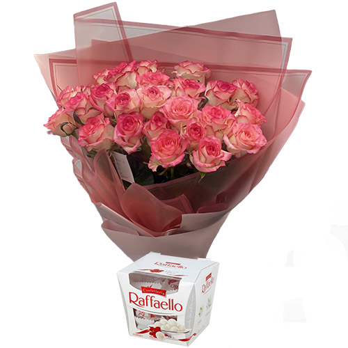 Фото товара 25 рожевих троянд із цукерками